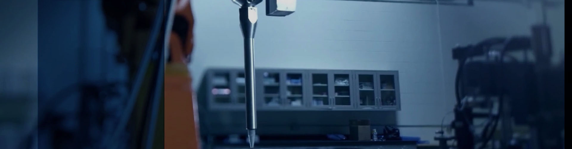 High-speed cameras capture transient processes (such as shocks, vibrations, and explosions) to analyze motion trajectories and failure mechanisms. The DIC (Digital Image Correlation) strain measuremen...