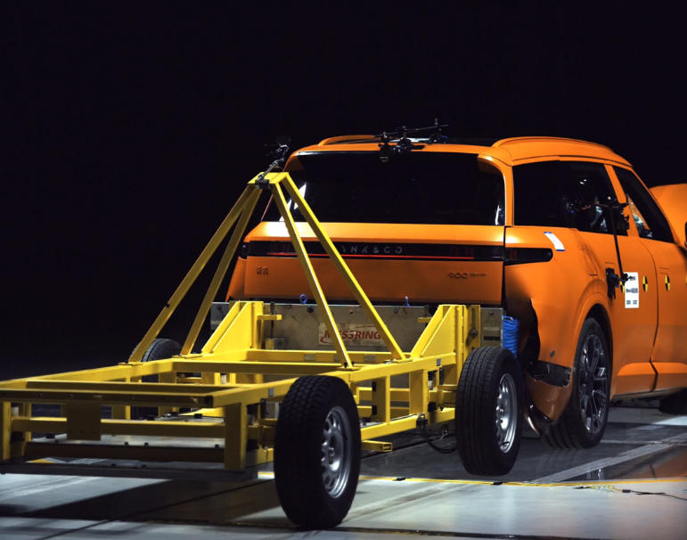how-to-choose-a-high-speed-camera-for-vehicle-crash-tests-industrial-selection-and-real-test-of-revealer-g536-pro-5mp3600fps_04.jpg